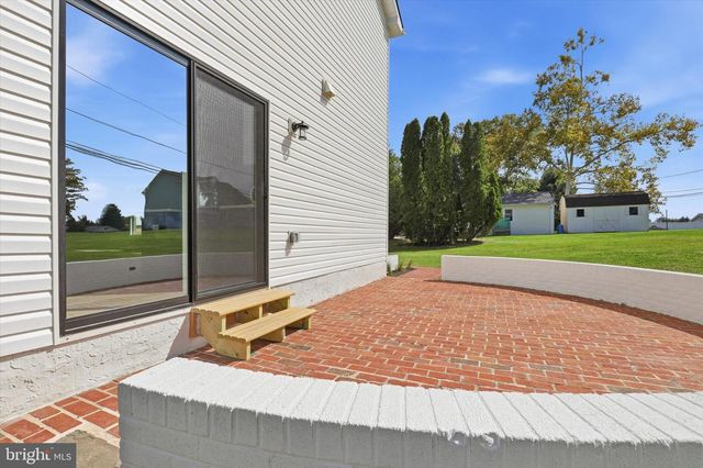 942 SURREY DR, Blue Bell, PA 19422