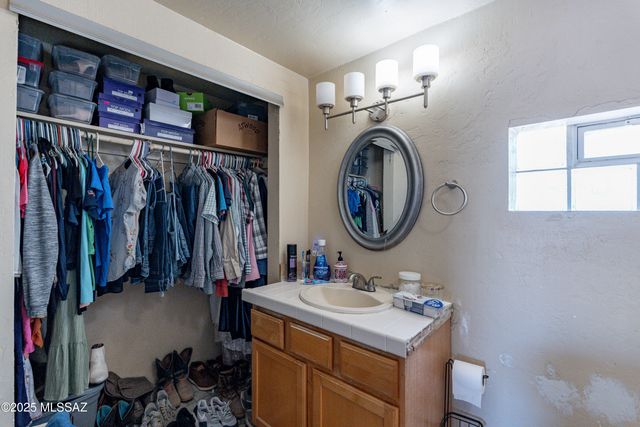 7710 S Gila Avenue, Tucson, AZ 85746