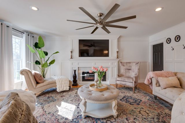 111 Meadowood Loop, Burns, TN 37029