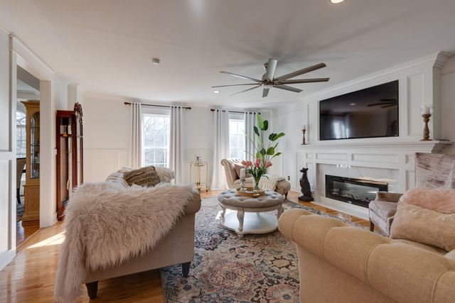 111 Meadowood Loop, Burns, TN 37029