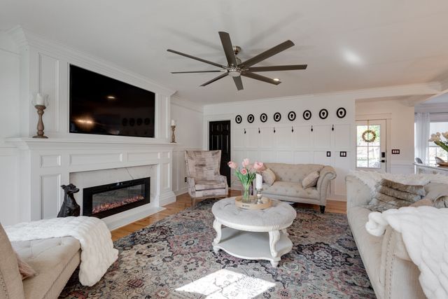 111 Meadowood Loop, Burns, TN 37029