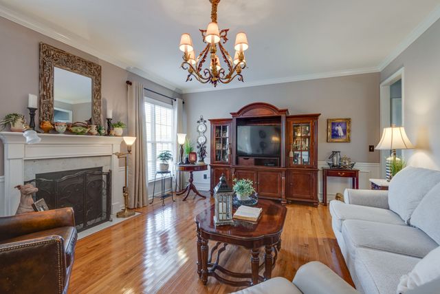 111 Meadowood Loop, Burns, TN 37029