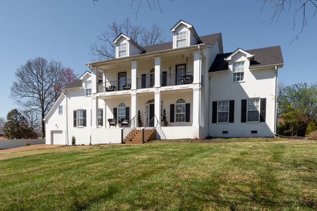 111 Meadowood Loop, Burns, TN 37029
