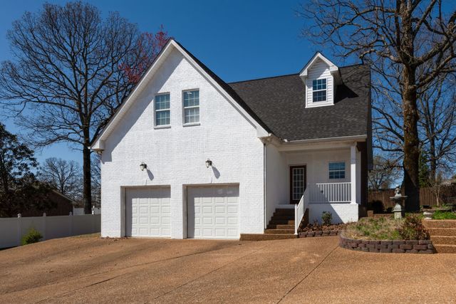 111 Meadowood Loop, Burns, TN 37029