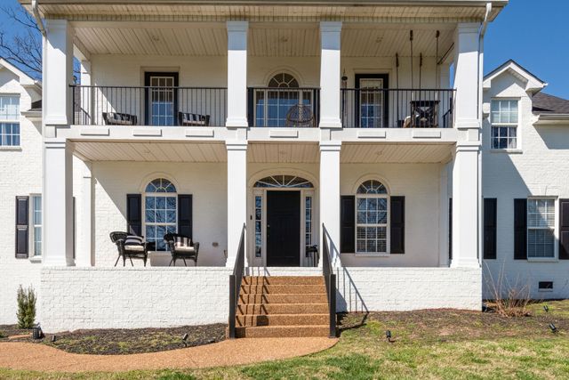 111 Meadowood Loop, Burns, TN 37029