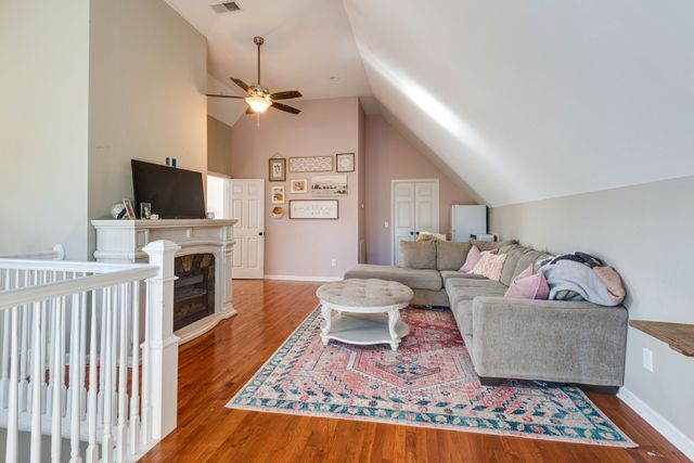 111 Meadowood Loop, Burns, TN 37029
