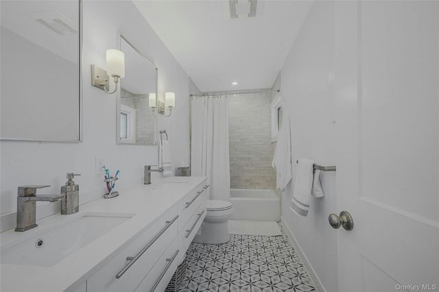 3 Old Town Lane, Huntington, NY 11743