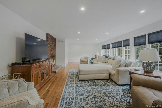 3 Old Town Lane, Huntington, NY 11743