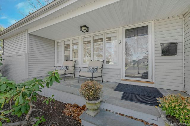 3 Old Town Lane, Huntington, NY 11743