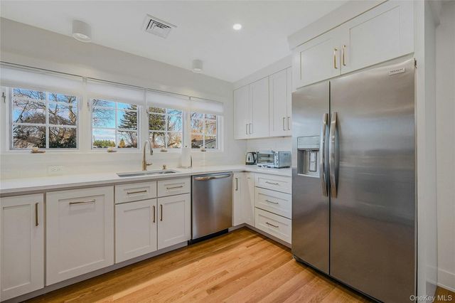 3 Old Town Lane, Huntington, NY 11743