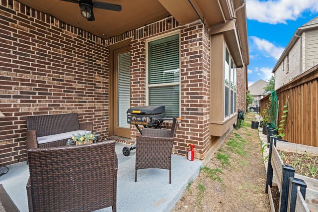 4302 Meadow Hawk Drive, Arlington, TX 76005