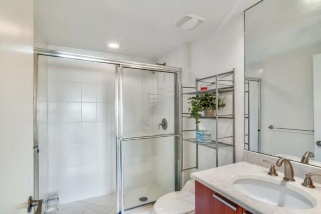 2650 Lake Shore Drive 2203, Riviera Beach, FL 33404