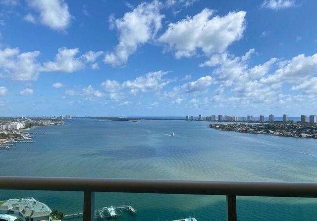 2650 Lake Shore Drive 2203, Riviera Beach, FL 33404