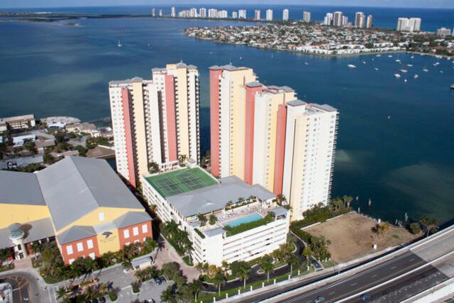 2650 Lake Shore Drive 2203, Riviera Beach, FL 33404