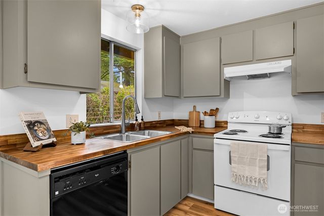 4383 Vista Ave, Blaine, WA 98230