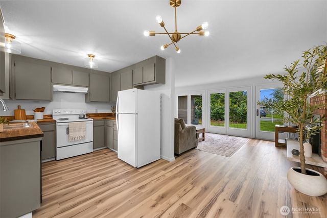 4383 Vista Ave, Blaine, WA 98230