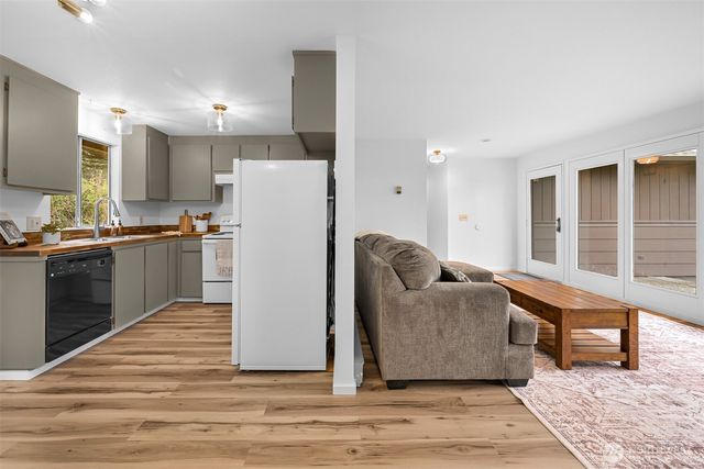 4383 Vista Ave, Blaine, WA 98230
