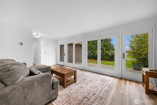 4383 Vista Ave, Blaine, WA 98230