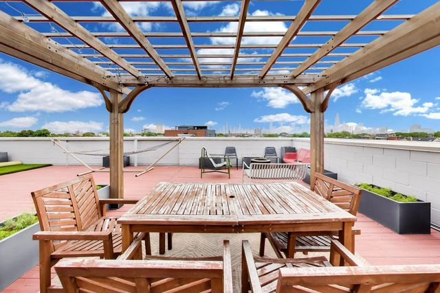 1000 N DAMEN Avenue 5, Chicago, IL 60622