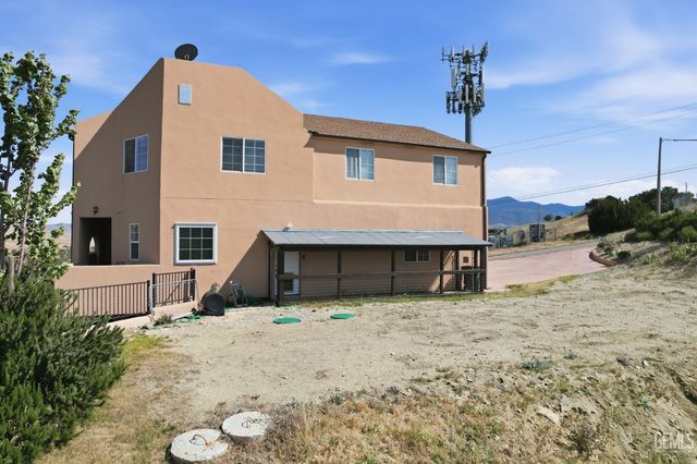 19701 Dovetail Court, Tehachapi, CA 93561