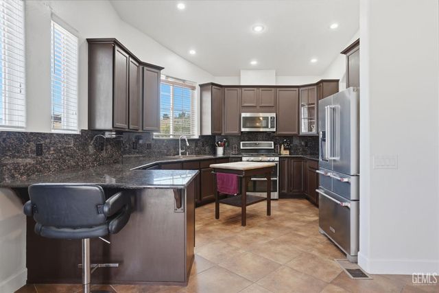 19701 Dovetail Court, Tehachapi, CA 93561