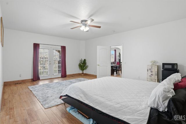 19701 Dovetail Court, Tehachapi, CA 93561