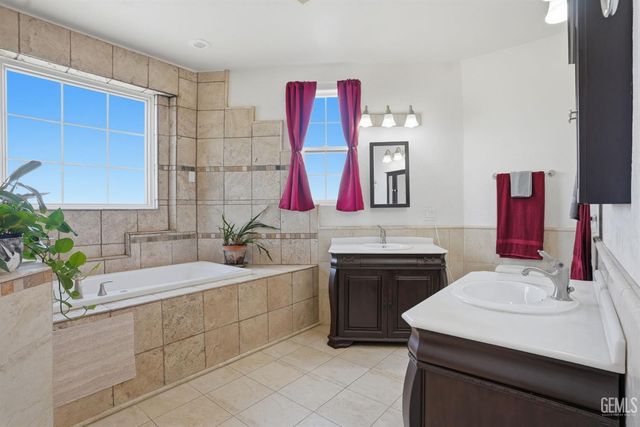 19701 Dovetail Court, Tehachapi, CA 93561