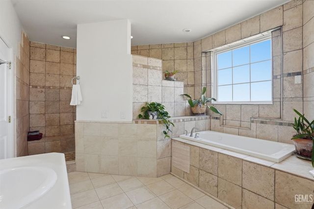 19701 Dovetail Court, Tehachapi, CA 93561