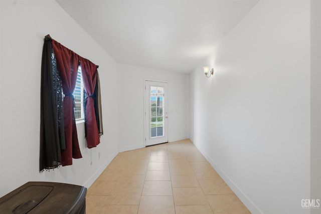 19701 Dovetail Court, Tehachapi, CA 93561