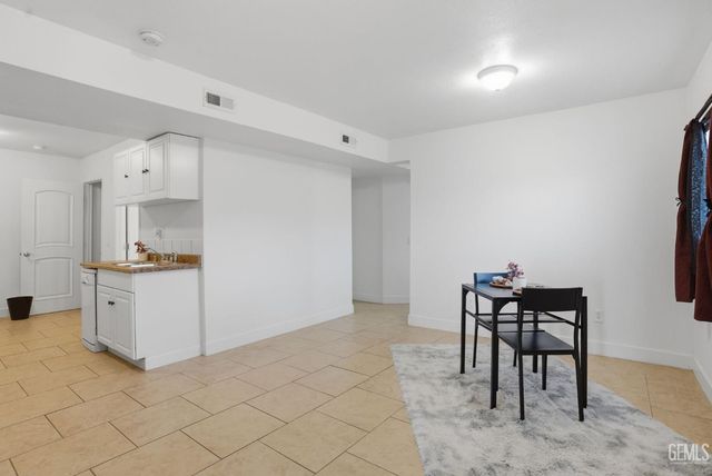 19701 Dovetail Court, Tehachapi, CA 93561