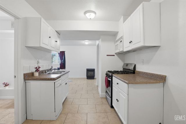 19701 Dovetail Court, Tehachapi, CA 93561
