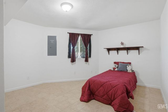 19701 Dovetail Court, Tehachapi, CA 93561