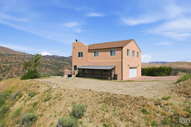 19701 Dovetail Court, Tehachapi, CA 93561