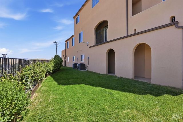 19701 Dovetail Court, Tehachapi, CA 93561