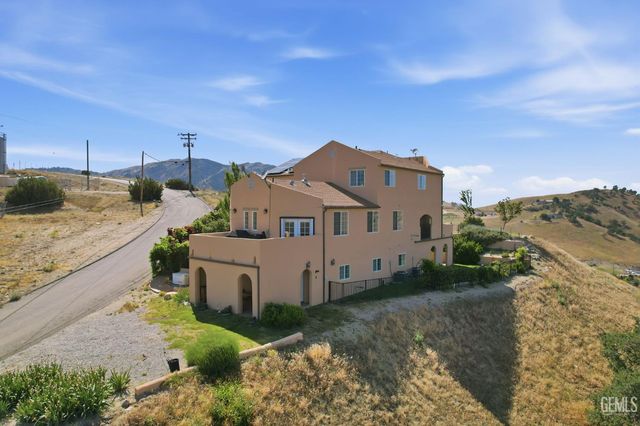 19701 Dovetail Court, Tehachapi, CA 93561