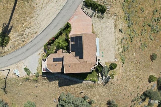 19701 Dovetail Court, Tehachapi, CA 93561