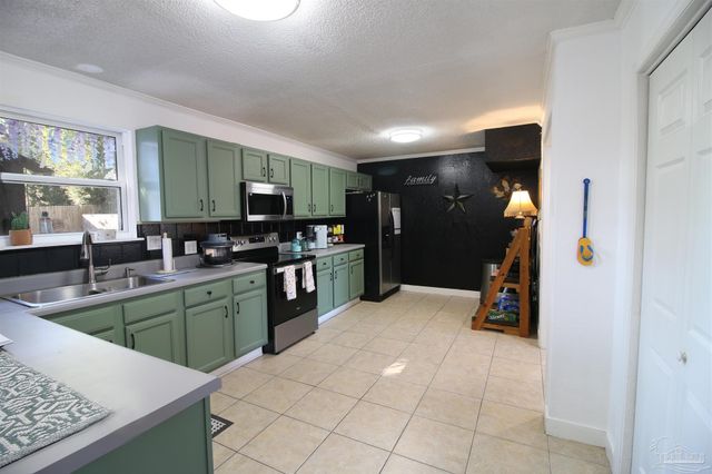 2003 Colony Rd, Pensacola, FL 32526