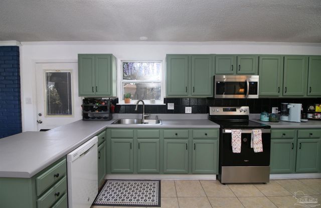 2003 Colony Rd, Pensacola, FL 32526