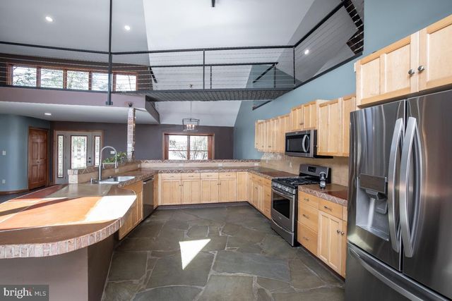 735 LESLIE AVE, Wenonah, NJ 08090