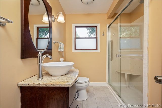 1812 Crestview Drive, New Albany, IN 47150