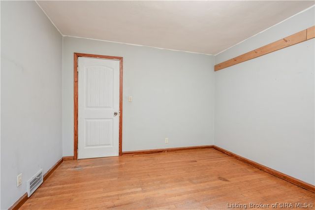 1812 Crestview Drive, New Albany, IN 47150
