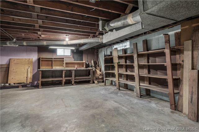 1812 Crestview Drive, New Albany, IN 47150