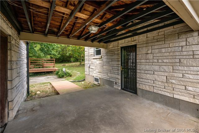 1812 Crestview Drive, New Albany, IN 47150