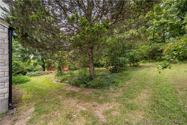 1812 Crestview Drive, New Albany, IN 47150
