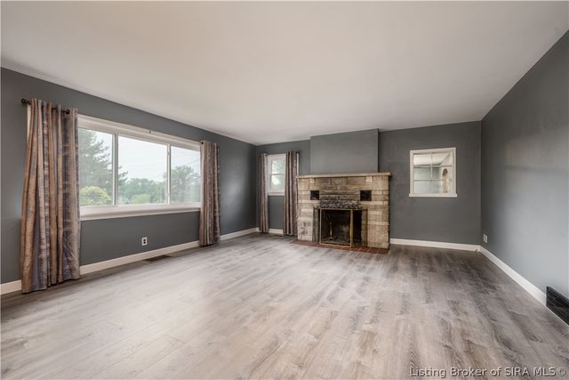 1812 Crestview Drive, New Albany, IN 47150