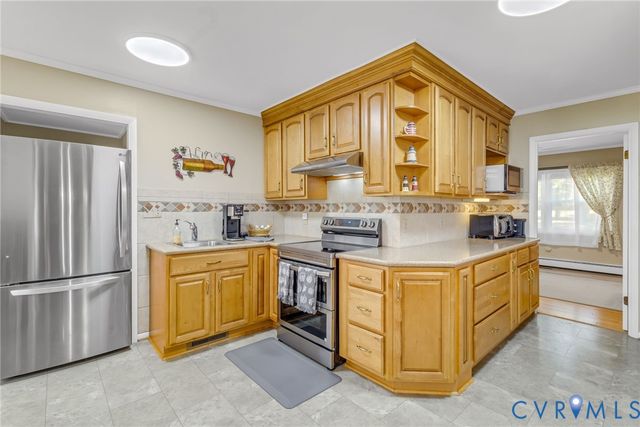 358 Barn Point Rd, Lottsburg, VA 22511
