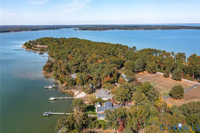 358 Barn Point Rd, Lottsburg, VA 22511