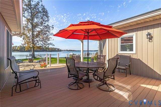 358 Barn Point Rd, Lottsburg, VA 22511
