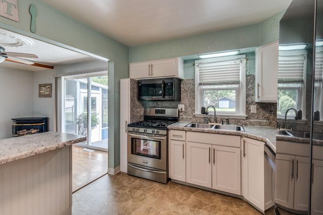 344 Lakeshore Drive, Battle Creek, MI 49015