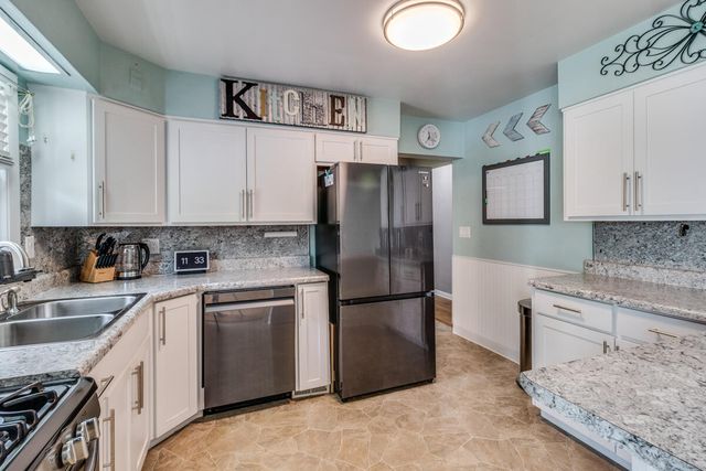 344 Lakeshore Drive, Battle Creek, MI 49015